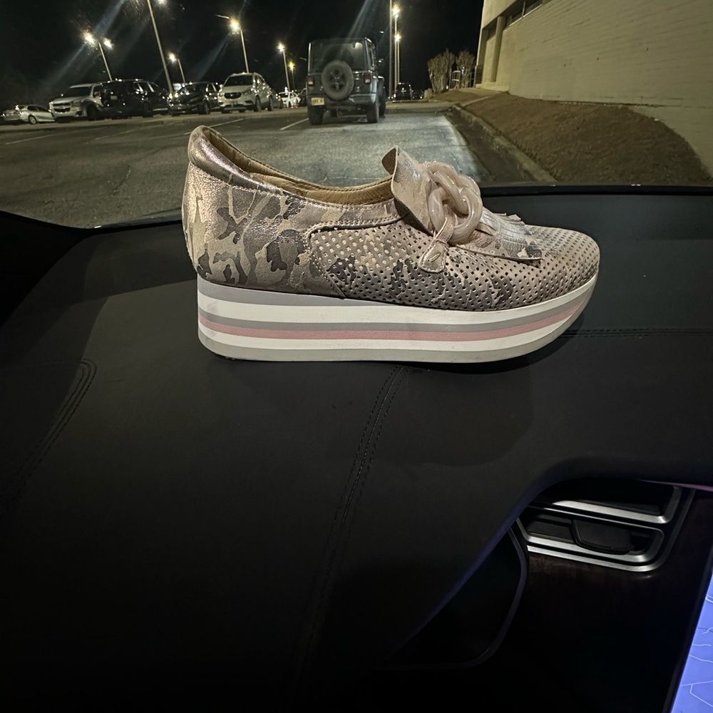 Elegant Platform Sneakers in Rosegold